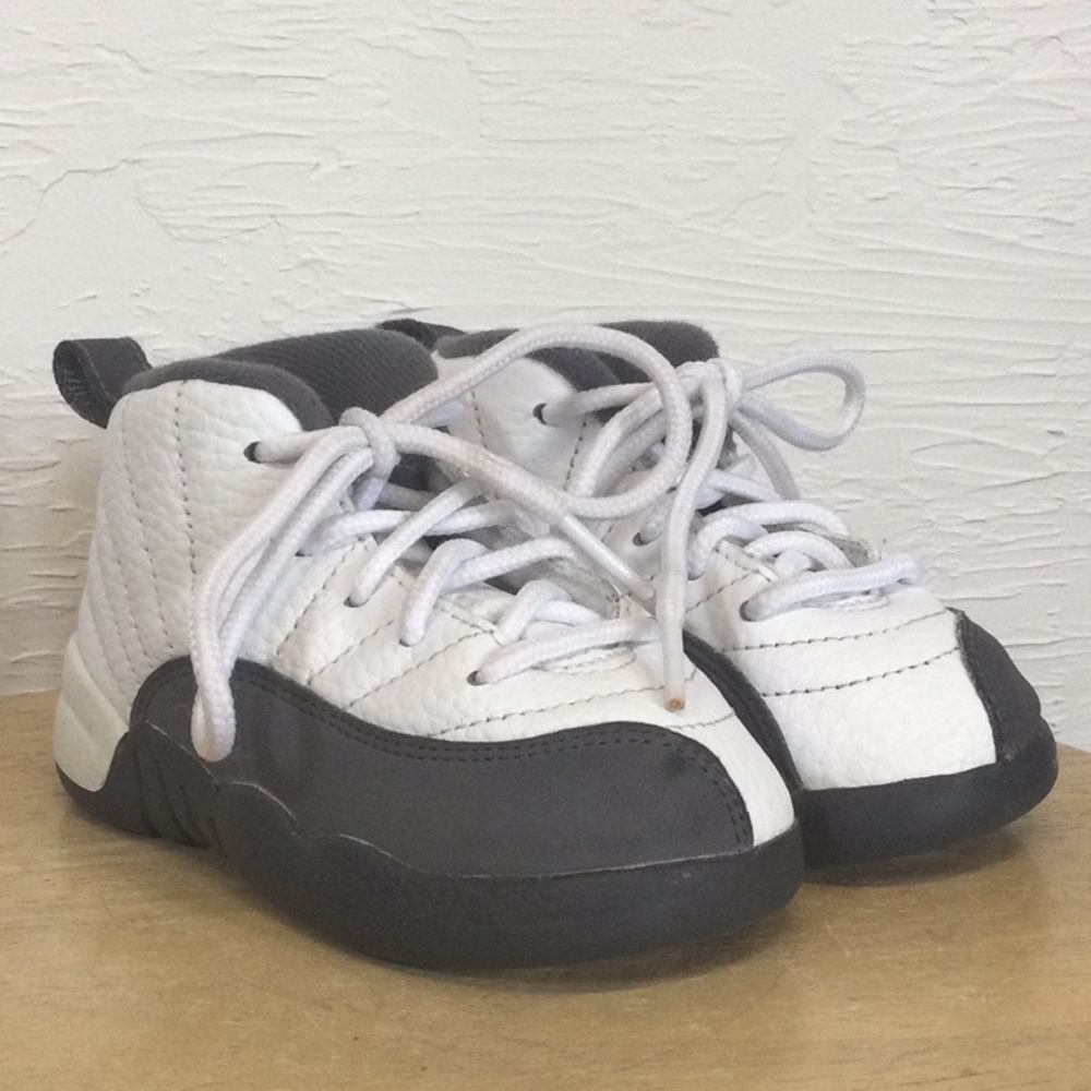 Air Jordan Retro High Top Basketball Sneakers  Dark Gray White Toddler 6C